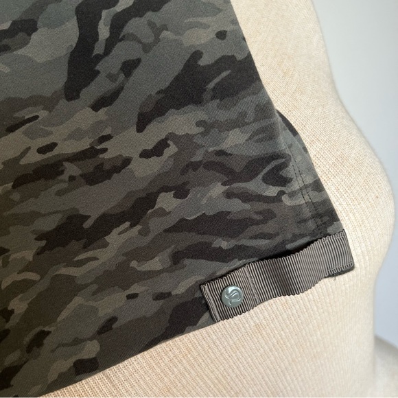 Lululemon Customizable Snap Scarf - Picture 10 of 11